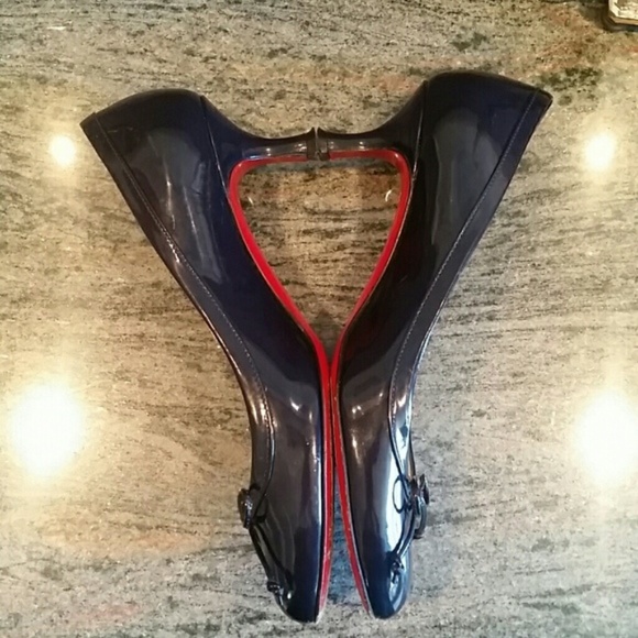 Christian Louboutin Shoes - ♠️Christian Louboutin Navy Kitten Heels♠️